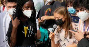 Jóvenes activistas climáticos critican documento de cumbre