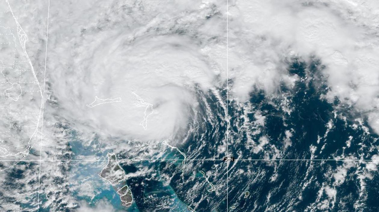 Nicole se convirtió en huracán al norte de Bahamas y va rumbo a Florida
